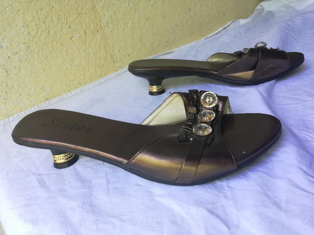Mules cor Bronze de salto médio dourado tamanho 38 (imperfeições) – photo 12